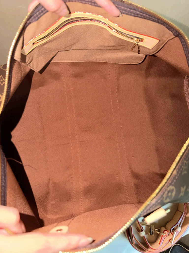 louis vuitton pre-owned handbag - view 2